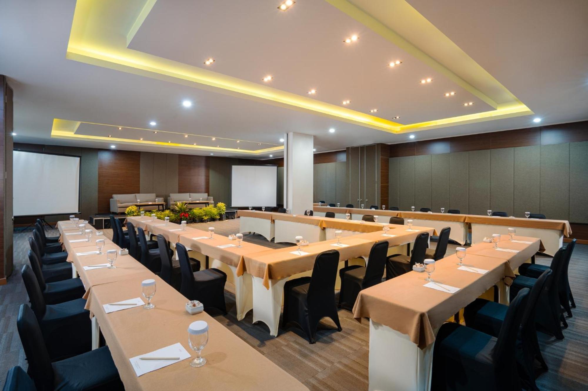 Laska Hotel Sukabumi Exterior foto
