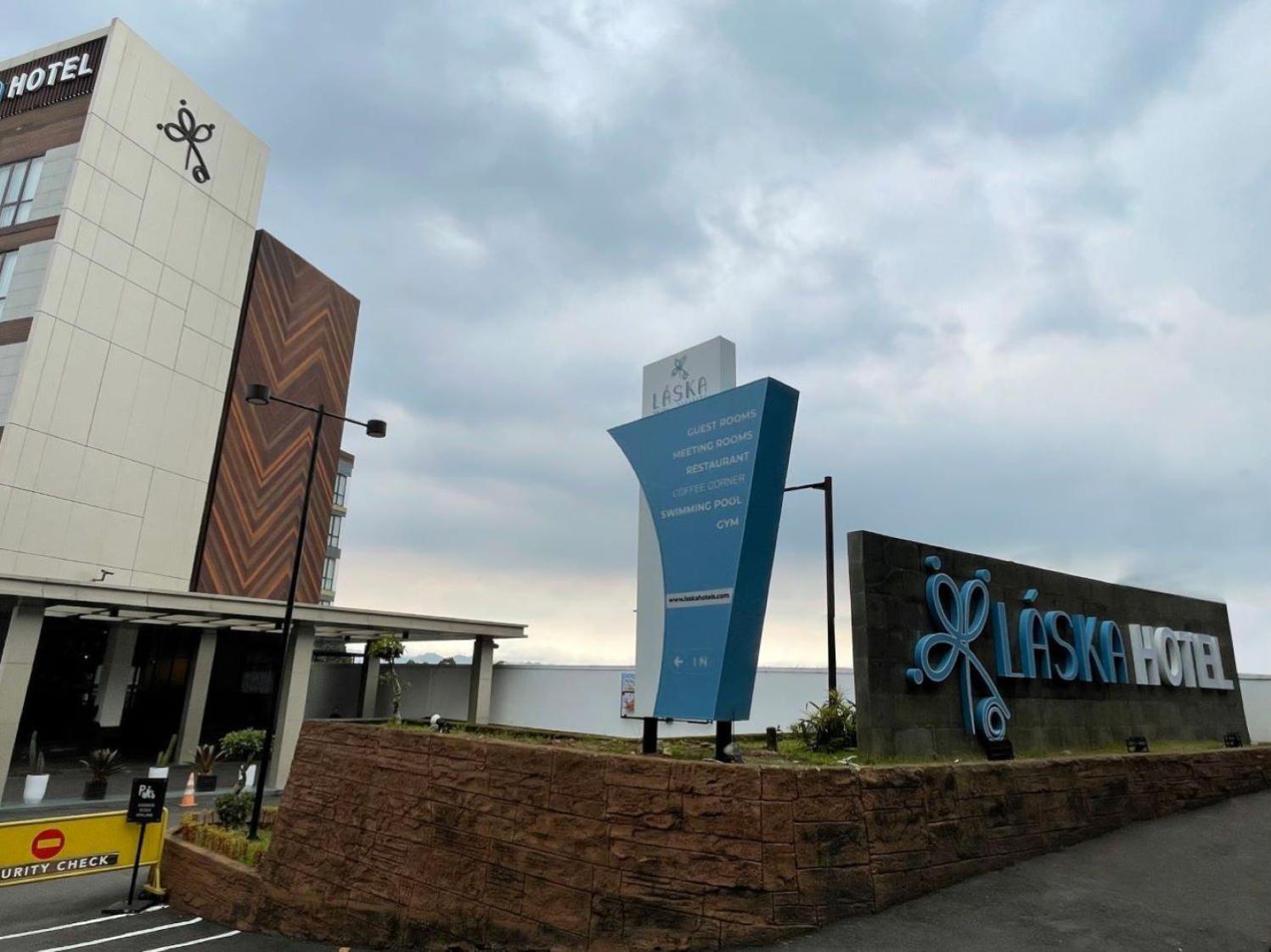 Laska Hotel Sukabumi Exterior foto